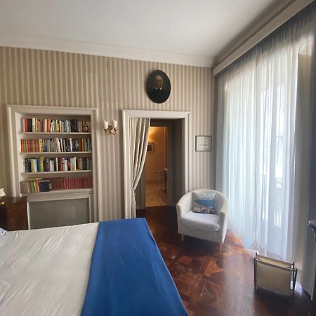Royal Apartment In San Domenico Maggiore Napoli Bagian luar foto