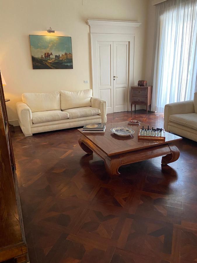 Royal Apartment In San Domenico Maggiore Napoli Bagian luar foto