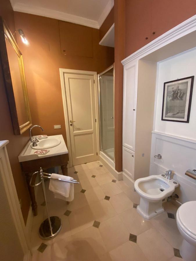 Royal Apartment In San Domenico Maggiore Napoli Bagian luar foto